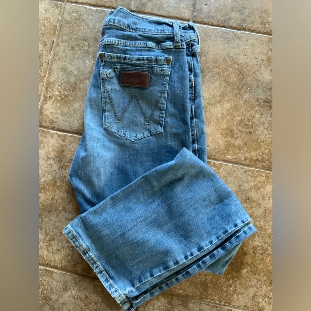 Wrangler Slim Boot Jeans